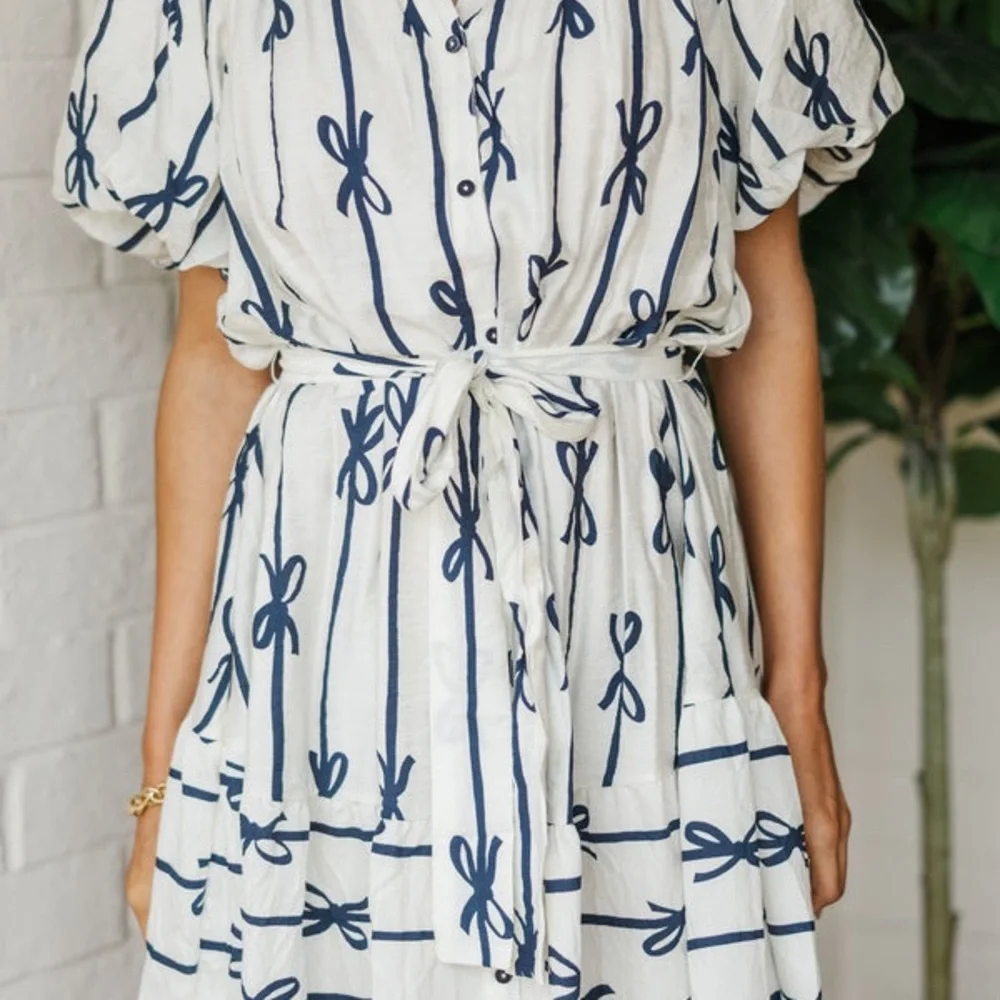 Avara Boutique White and Navy Bow Print Puff Sleeve Dress size Small - Picture 6 of 9